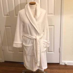 Women’s Charter Club plush white robe